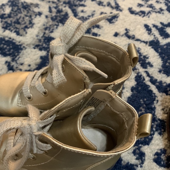 2 pairs Cat and Jack Boots - Size 9 - Picture 4 of 6